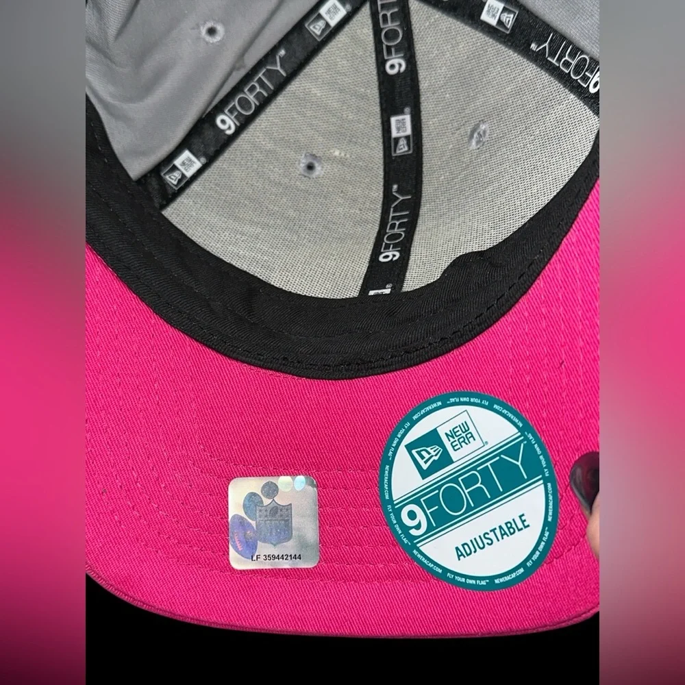 New Era Green Bay Packers 9FORTY Adjustable Cap in Pink and Gray 100% Cotton EUC